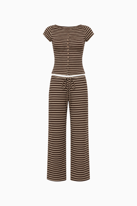 Oberteil mit braunen Streifen und Knopfleiste und Hose mit weitem Bein im Set