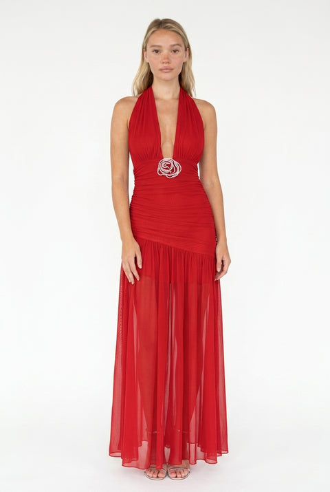 Vestido maxi vermelho cai-cai franzido com alças ao pescoço