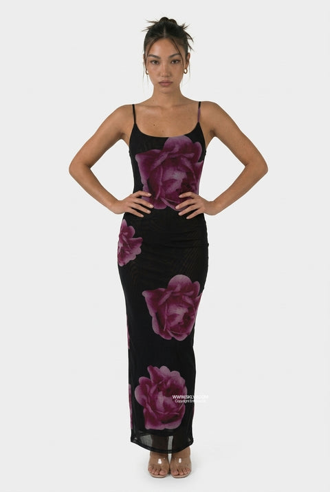 Vestido maxi preto com estampado de rosas cor-de-rosa intenso