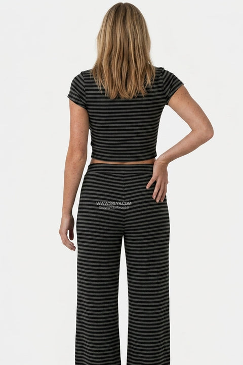 Conjunto de roupa para estar em casa cinzento-carvão às riscas, com camisa de botões