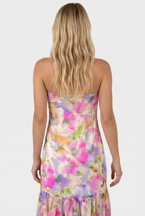 Blumiges, fließendes Maxikleid