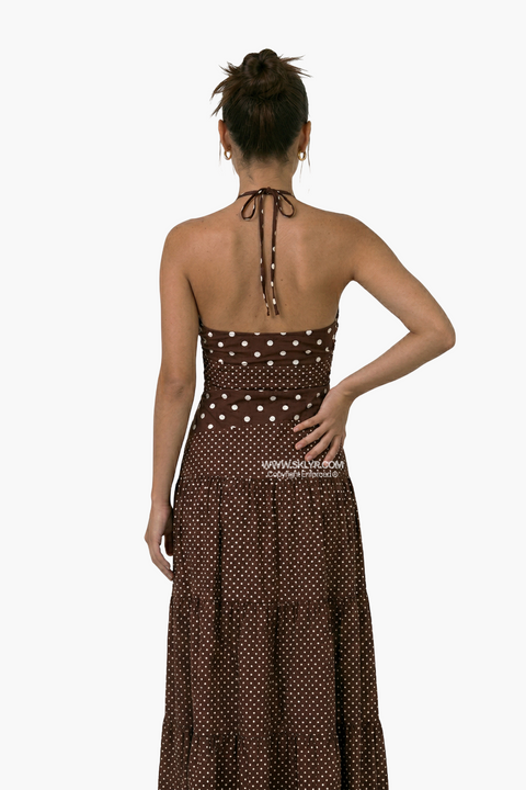 Vestido comprido castanho justo às bolinhas