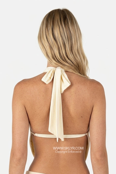 Top de alças com decote halter e gola drapeada creme