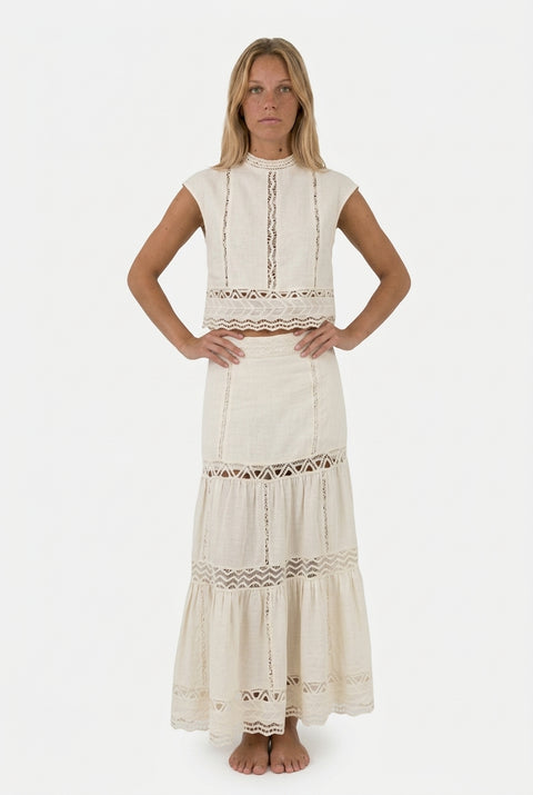 Conjunto de duas peças cor de marfim, em camadas e com folhos