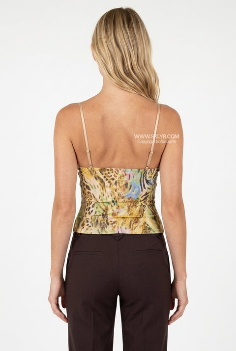 Top com estampado tropical e busto franzido
