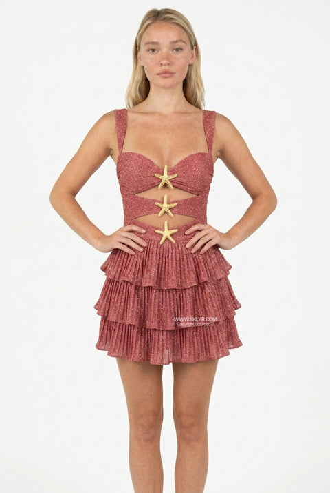 Rostrotes Minikleid mit Seestern-Ausschnitt und Rüschen