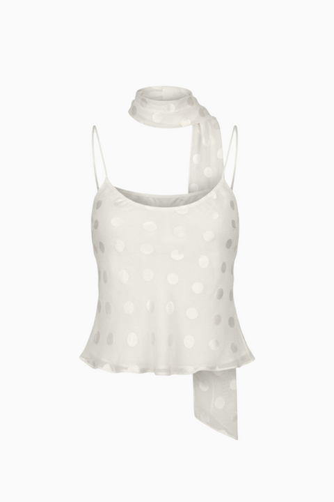 Top branco justo com alças finas