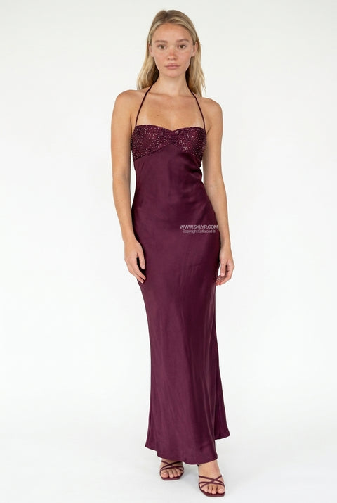 Vestido comprido de alças cor de vinho de corte direito