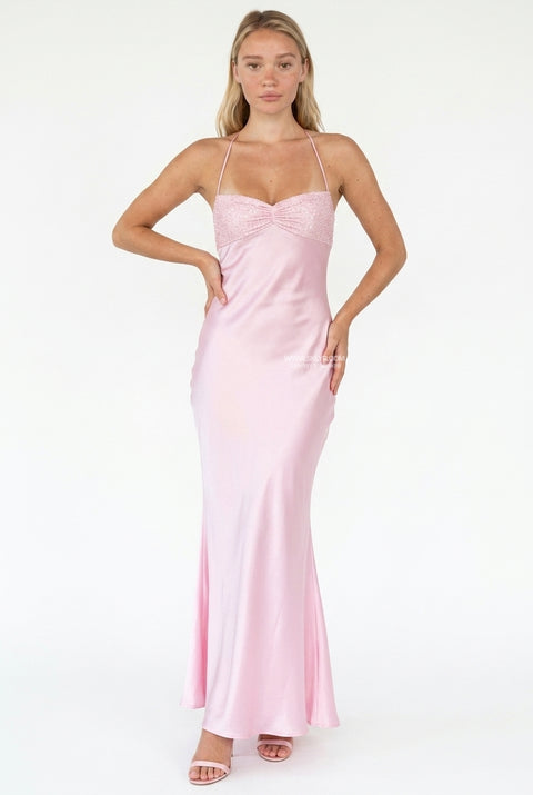 Vestido comprido de alças cor de vinho de corte direito