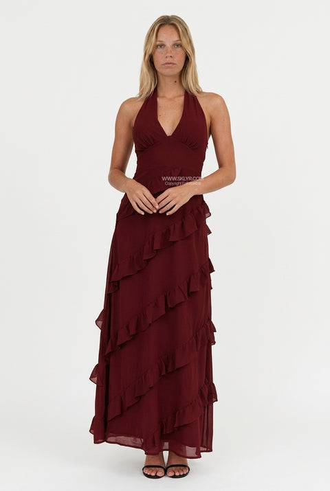 Robe longue en satin blush coupée en biais