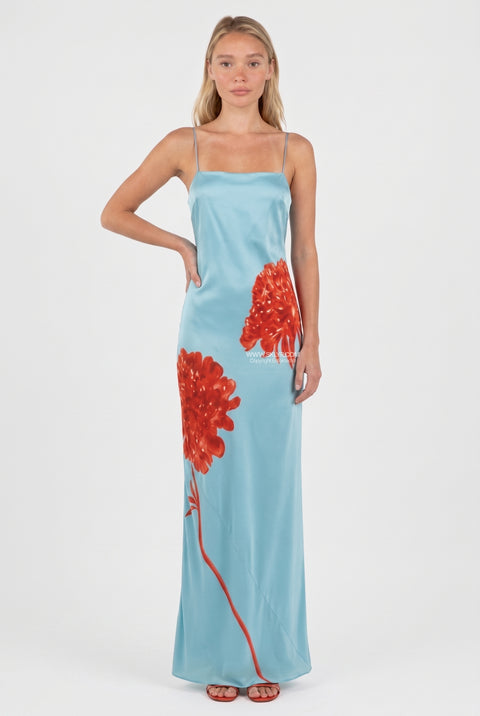 Robe longue en satin bleu clair à motif floral