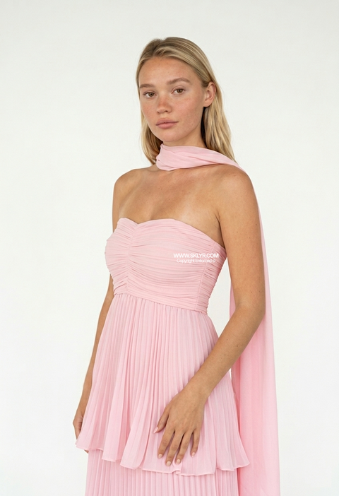 Blushrosa trägerloses, gestuftes Plissee-Maxikleid