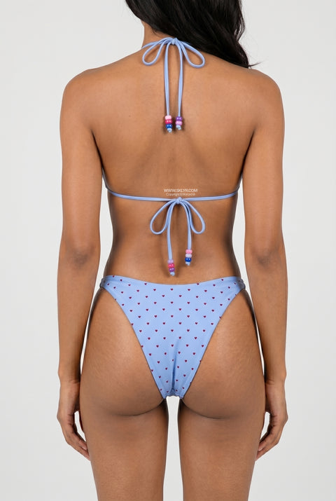 Bikini mit Herzmuster in Hellblau mit Perlenverzierung