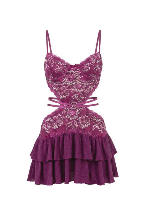 Robe courte en dentelle ajourée à volants