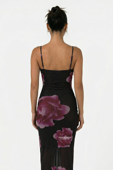 Vestido maxi preto com estampado de rosas cor-de-rosa intenso