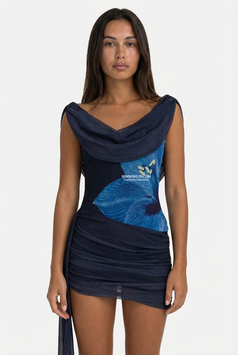 Mini-Kleid aus weichem rosafarbenem Satinstoff
