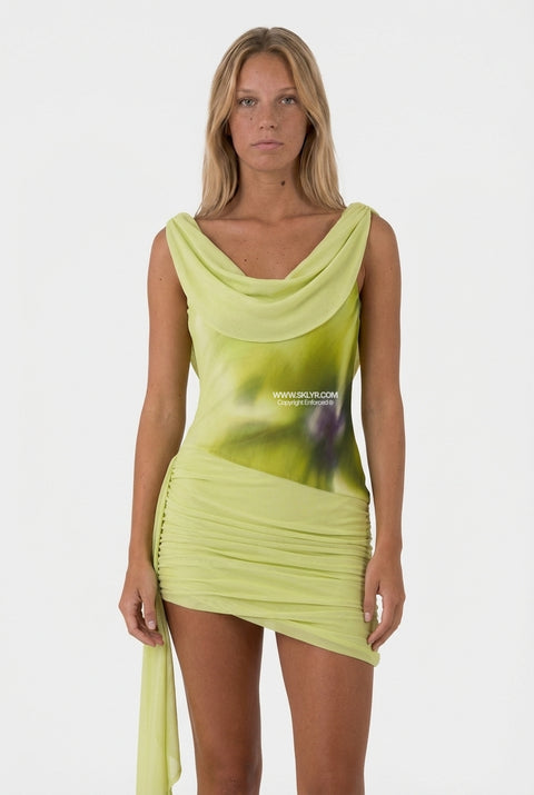 Mini-Kleid aus weichem rosafarbenem Satinstoff