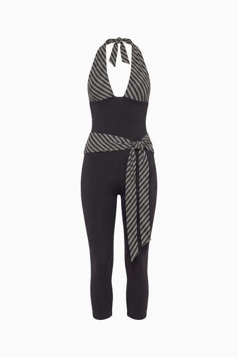 Combinaison courte à décolleté dos nu, motif à chevrons et taille à nouer