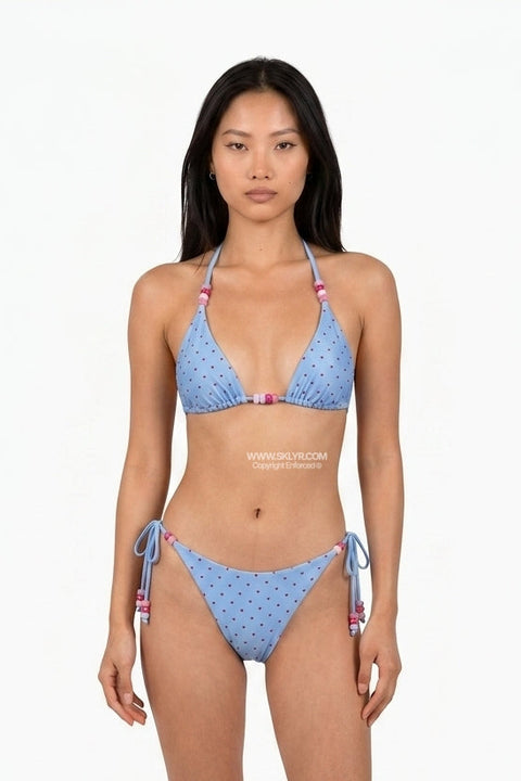Bikini mit Herzmuster in Hellblau mit Perlenverzierung