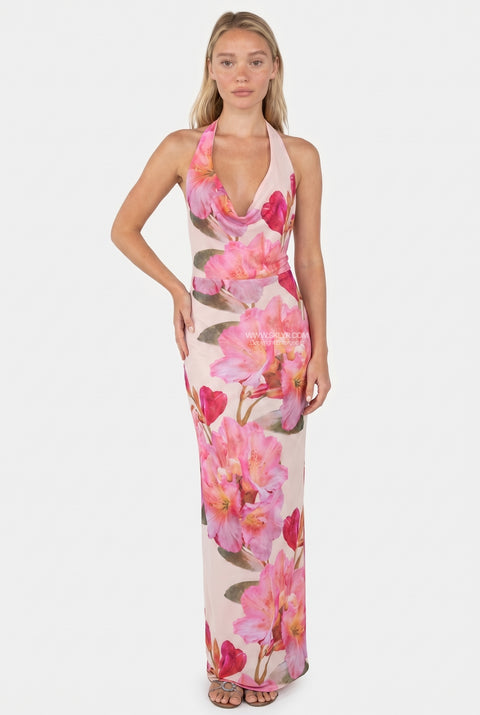 Robe longue rose en satin coupe en biais
