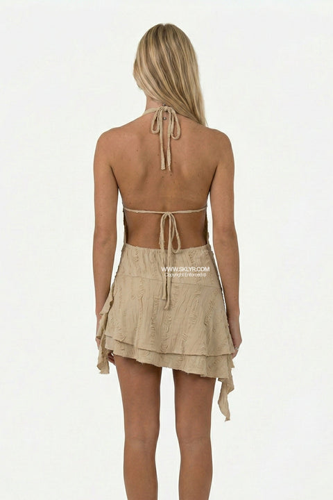 Beiges gerafftes Spaghettiträger-Minikleid