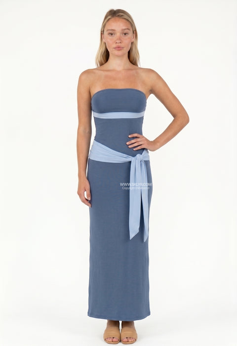 Marineblaues schulterfreies, fließendes Maxikleid
