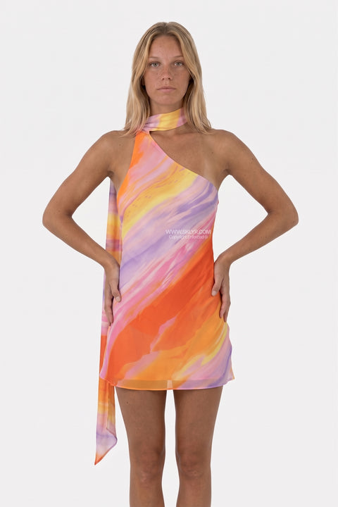 Orange-lilafarbenes Kleid mit abstraktem Wirbelmuster