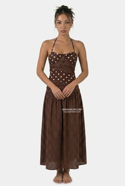 Vestido comprido castanho justo às bolinhas