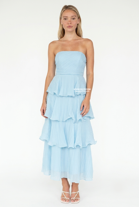 Vestido elegante sem alças com folhos em camadas