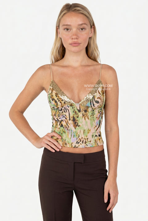 Top com estampado tropical e busto franzido