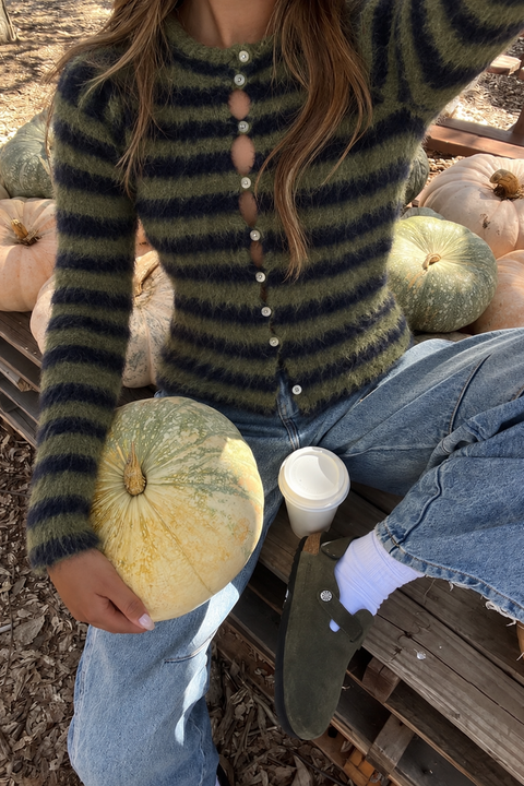Cardigan morbido a righe con maniche lunghe