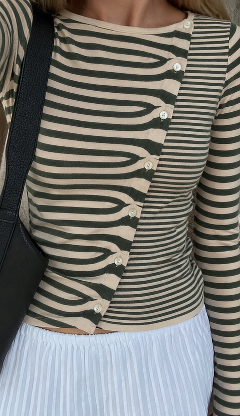 Gestreiftes Top mit diagonaler Knopfleiste