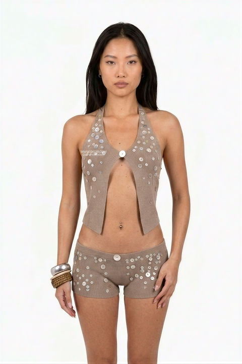Set con top all’americana e shorts in maglia decorata
