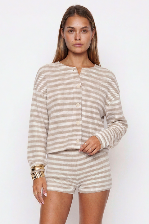 Gestreiftes Strick-Cardigan- und Shorts-Set