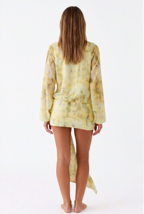 Vestido mini de manga comprida com estampado marmoreado