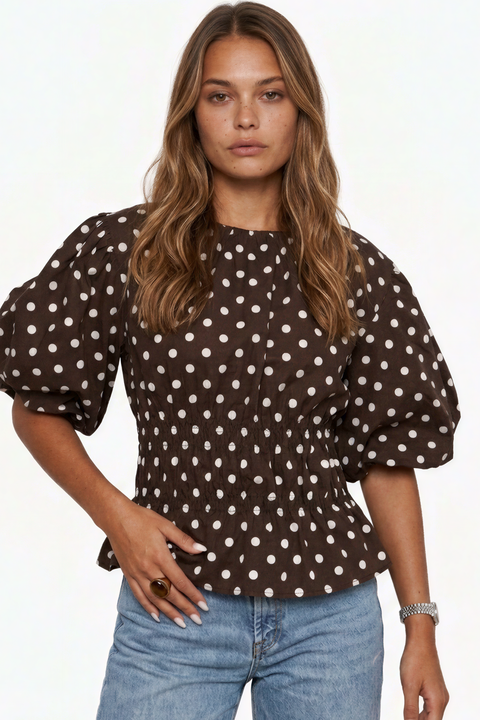 Top castanho às bolinhas com mangas de balão e peplum
