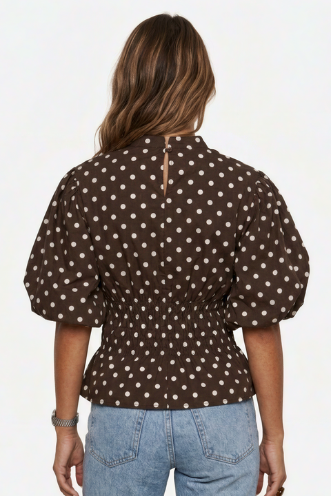 Top castanho às bolinhas com mangas de balão e peplum