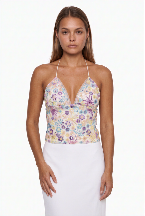 Top ornamentado com bordados florais e alças ao pescoço