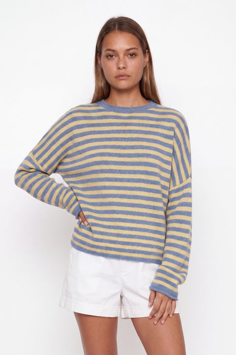 Pull-over ras-du-cou en tricot rayé douillet