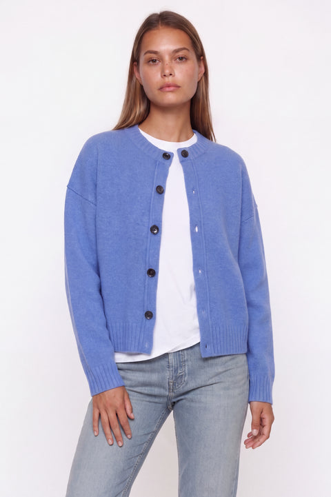 Gilet en tricot boutonné bleu à col rond