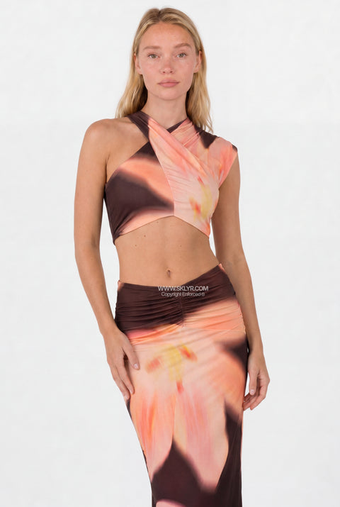 Completo maxi scuro con stampa floreale e incrocio