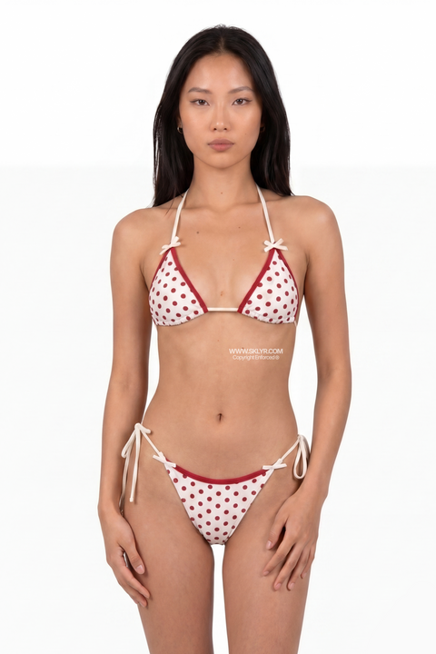 Bas de maillot de bain rouge et blanc à pois classiques à nouer sur les côtés