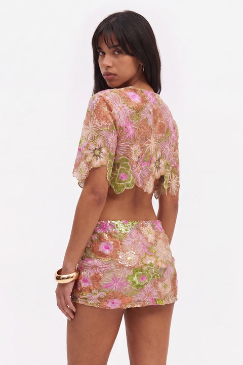 Ensemble haut court et mini-jupe en maille à broderies florales