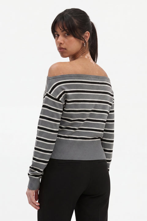 Maglione in maglia a righe multicolori con spalle scoperte