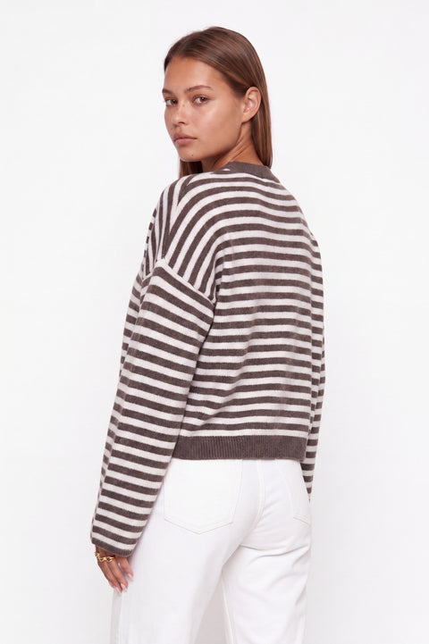Maglione oversize in maglia a righe con girocollo