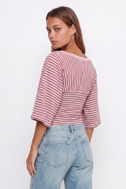 Rosa gestreiftes Crop-Top mit V-Ausschnitt